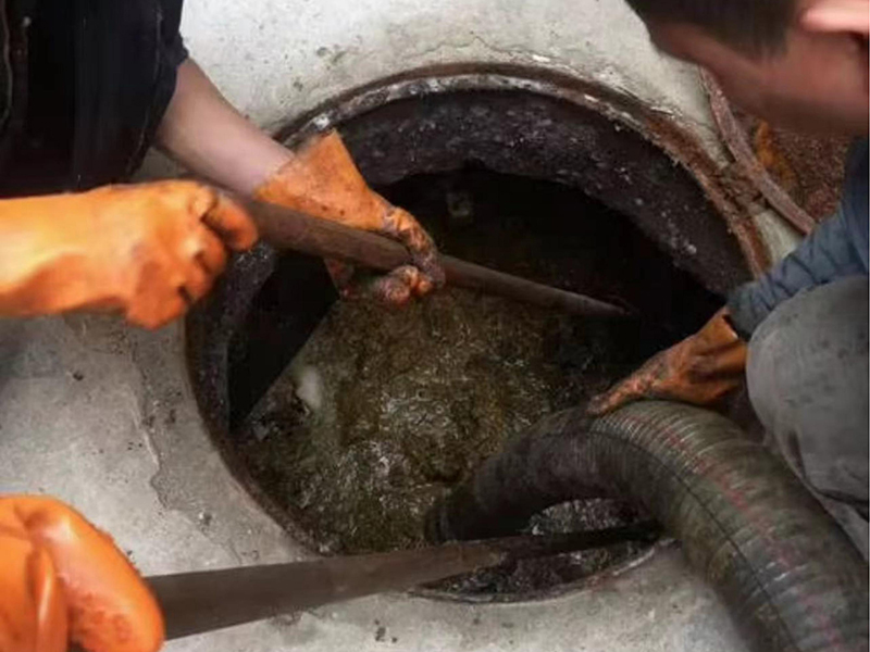 山东清理化粪池时如何避免沼气的危害?